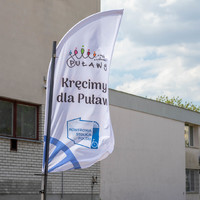 Zdjęcie flagi z napisem kręcimy dla Puław