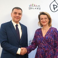 Prezydent Miasta Puławy oraz przedstawiciel Fundacji „Inspirująca” 